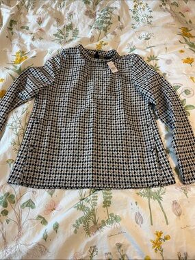 NWT Ann Taylor Black, Tan & White Houndstooth Long Sleeve Top